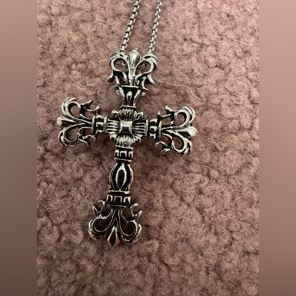 New cross necklace pendant chain vintagr goth gothic Victoriann jewelry silver